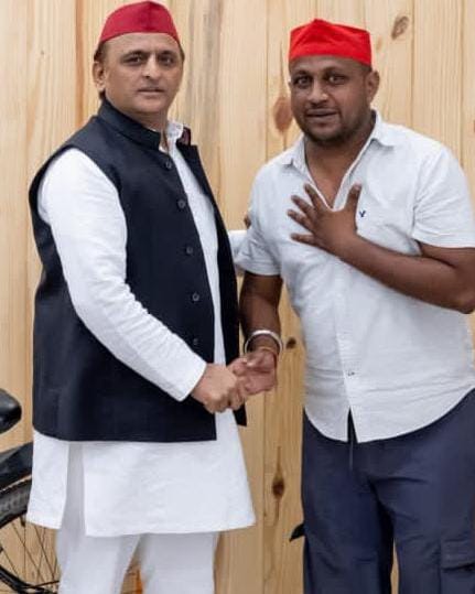 समाजवादी पार्टी के राष्ट्रीय अध्यक्ष से मुलाकात करते हैं अतुल यादव